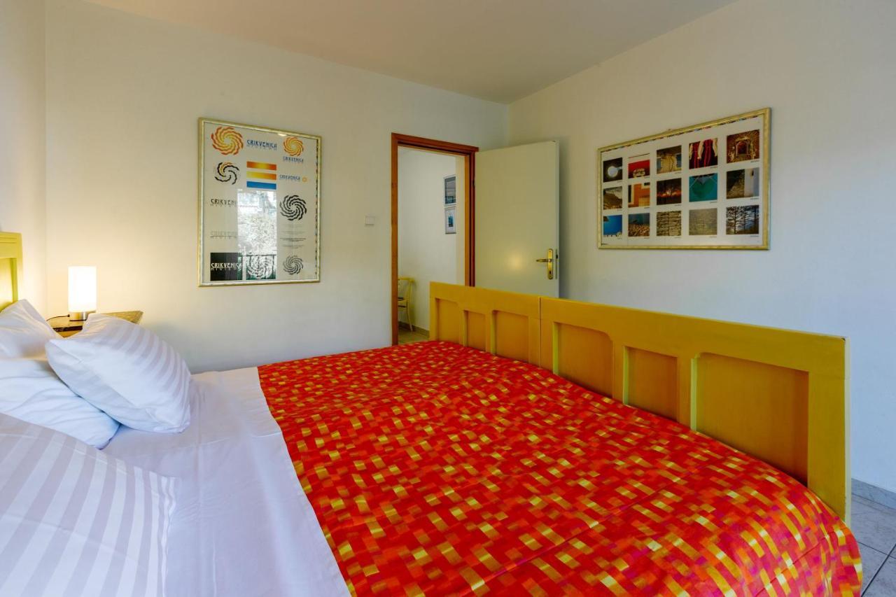 Apartments Loncaric ซริกเวนิซา ภายนอก รูปภาพ