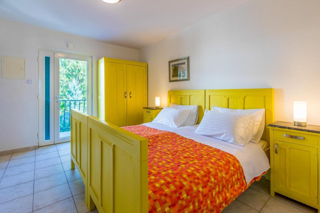 Apartments Loncaric ซริกเวนิซา ภายนอก รูปภาพ